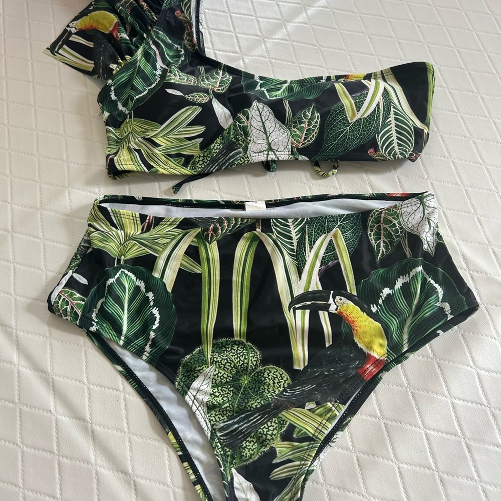 Two piece bathing suit.👙